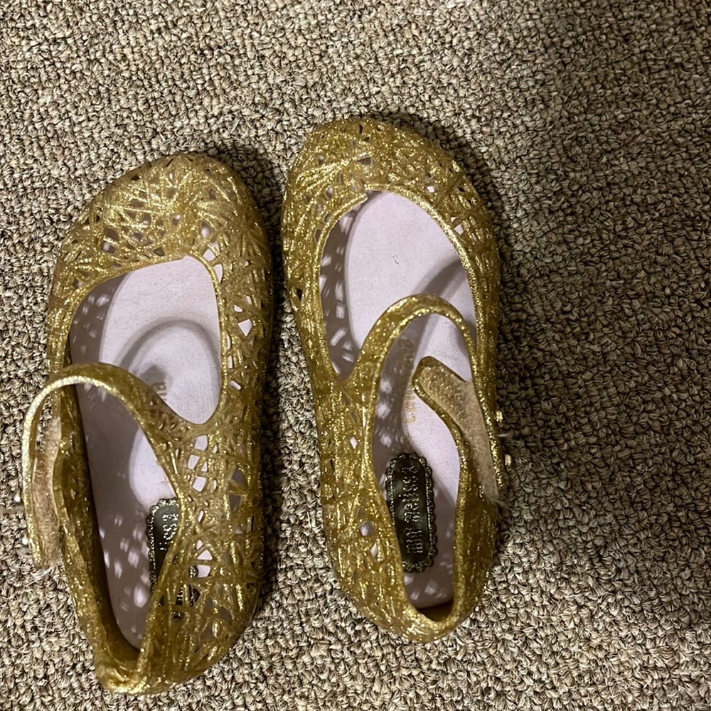 VGUC Mini Melissa gold size 7